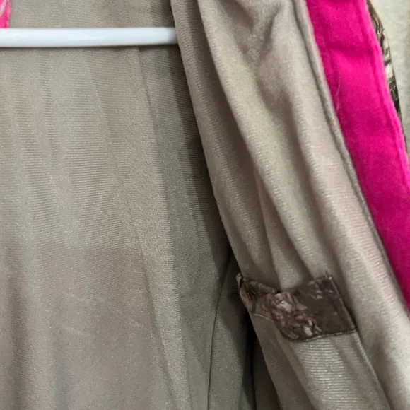 Woman’s Realtree Max-1 XT Camouflage Jacket with Detachable Fur Lined Hood - Picture 7 of 7